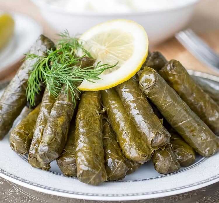 Tolma (տոլմա) Hojas de parra rellenas de carne y arroz.&nbsp;Armenia