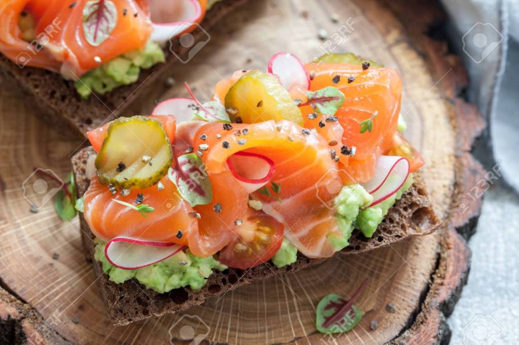 Smørrebrød — Sándwich abierto.&nbsp;Dinamarca