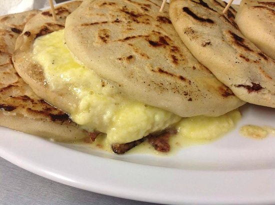 Pupusas de queso y chicharrón. El&nbsp;Salvador