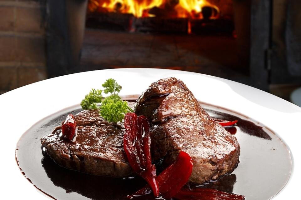 Filete Miñón con salsa de vino tinto.&nbsp;Francia