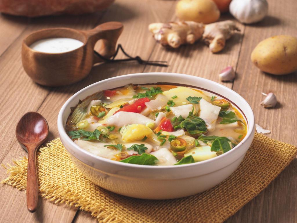 Thenthuk — Sopa tibetana de fideos hechos a mano.&nbsp;Tibet.